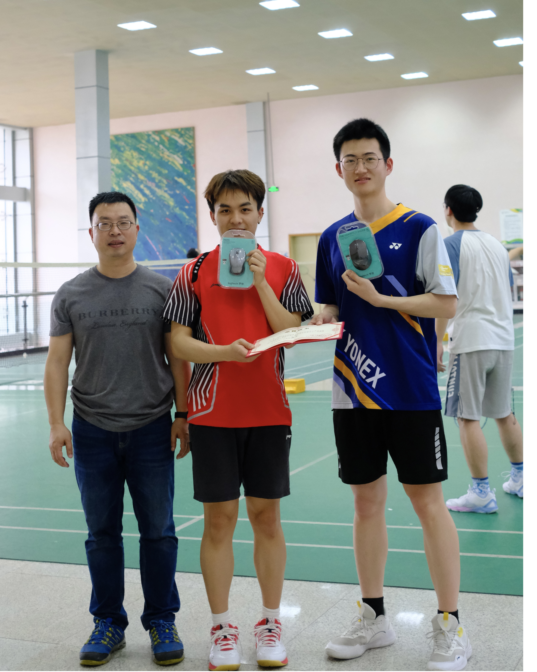 经管学院顺利举行师生羽毛球友谊赛